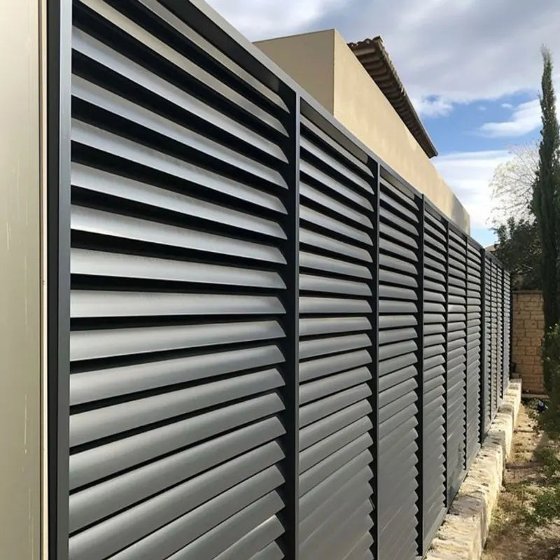 Full Privacy Ventilated Outdoor Wall Fencing Panels Horizontal Aluminum Slat Fencing Black Powder Coating Heat Eco-Friendly