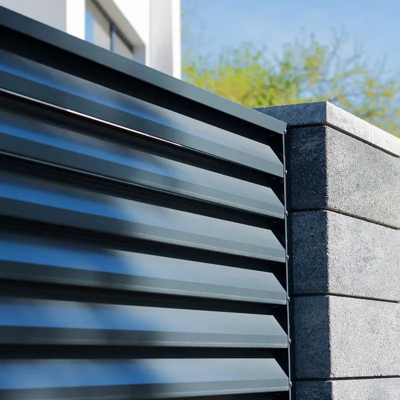 Full Privacy Ventilated Outdoor Wall Fencing Panels Horizontal Aluminum Slat Fencing Black Powder Coating Heat Eco-Friendly
